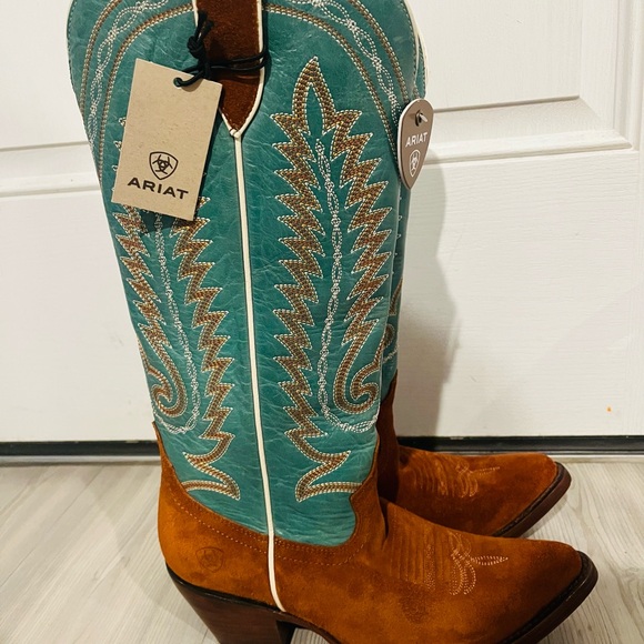 Ariat Shoes - Ariat Teal and Tan Western Boots